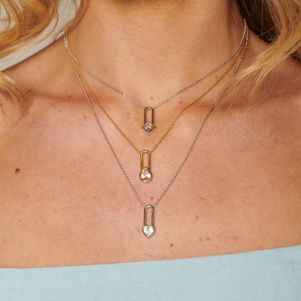 jewellery-necklace-pendant-necklace-sterling-silver-white-topaz-25d577