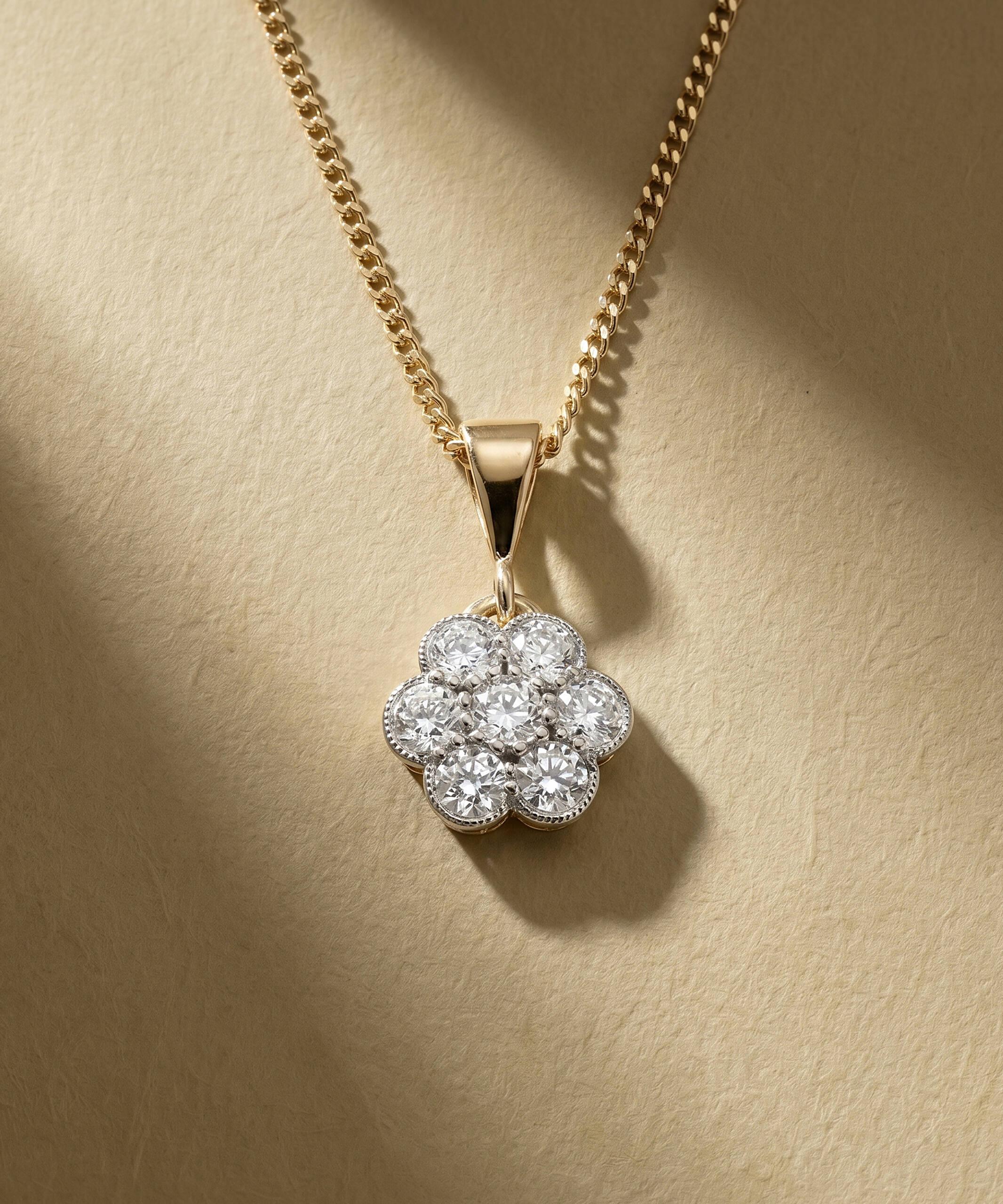 Diamond flower pendant necklace in yellow gold, antique and vintage jewellery Drop 12