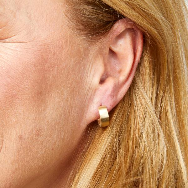 jewellery-earring-hoop-earring-9ct-yellow-gold-a6a6614
