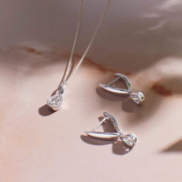 jewellery-pendant-9ct-white-gold-lab-diamond-dbf30a0