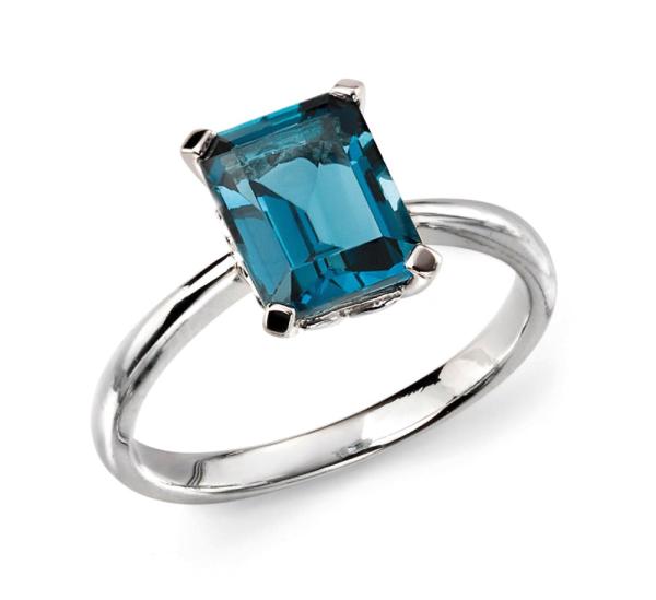 jewellery-ring-statement-ring-9ct-white-gold-blue-topaz-cce4809