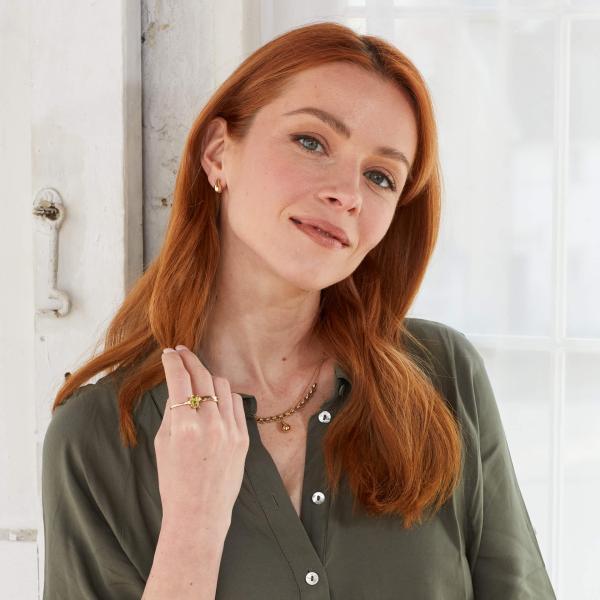 jewellery-ring-statement-ring-9ct-yellow-gold-peridot-mea53d9