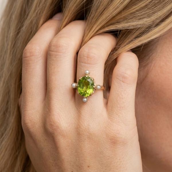 vintage-vintage-ring-9ct-yellow-gold-peridot-pf7cd08