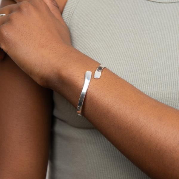 jewellery-bracelet-bangle-sterling-silver-fceb836