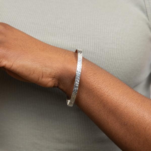 jewellery-bracelet-bangle-sterling-silver-c8a6f85