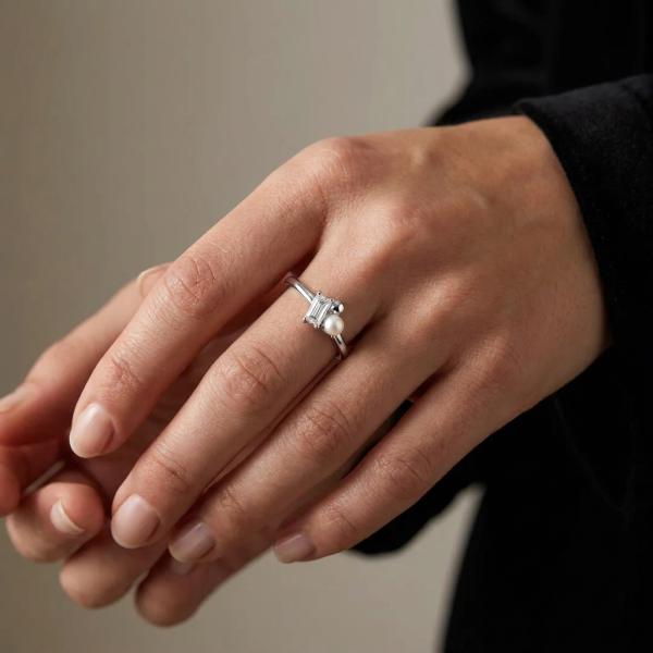 jewellery-ring-statement-ring-sterling-silver-pearl-b62586a
