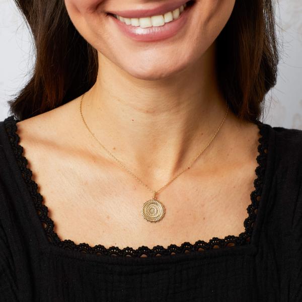 jewellery-necklace-pendant-necklace-yellow-gold-plated-d5eb099