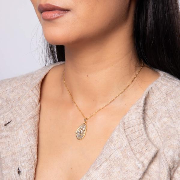 jewellery-necklace-pendant-necklace-ccf0b8a