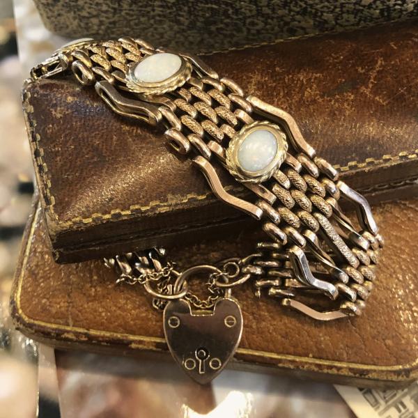 vintage-bracelet-rose-gold-8b0ff0