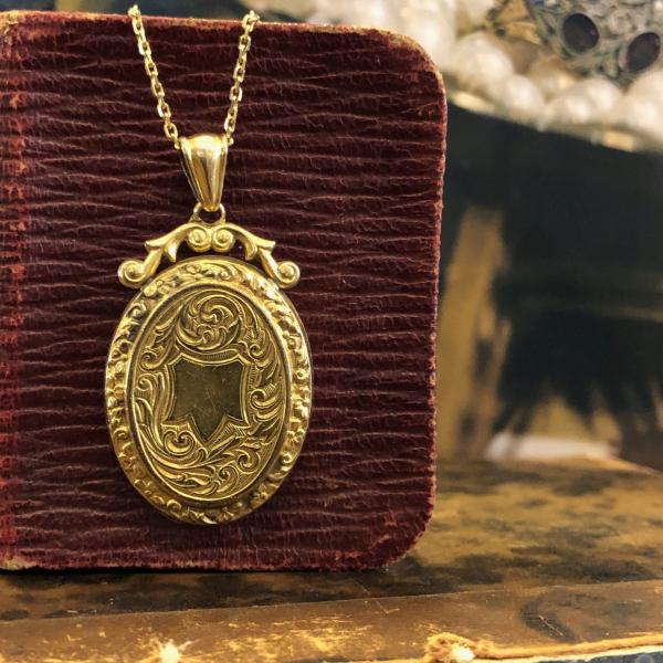 vintage-necklace-pendant-necklace-yellow-gold-ee5684