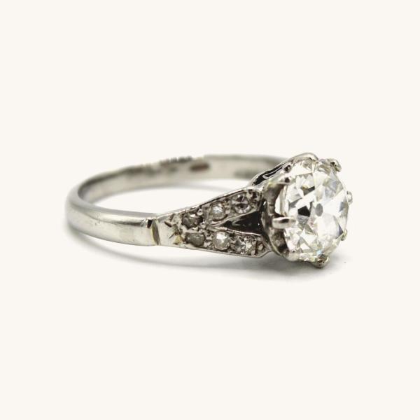 vintage-ring-platinum-6a311a