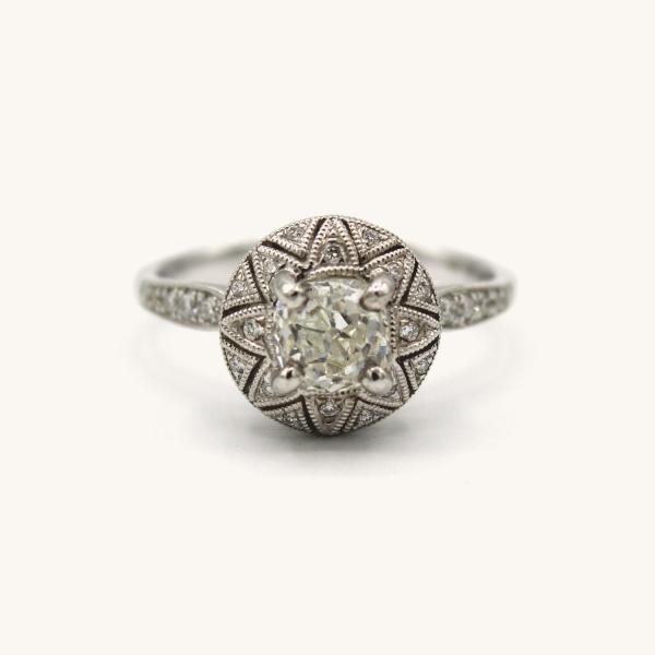 vintage-ring-white-gold-b3f851