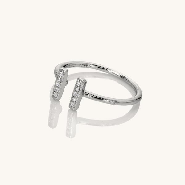 jewellery-ring-statement-ring-sterling-silver-white-topaz-3a8988