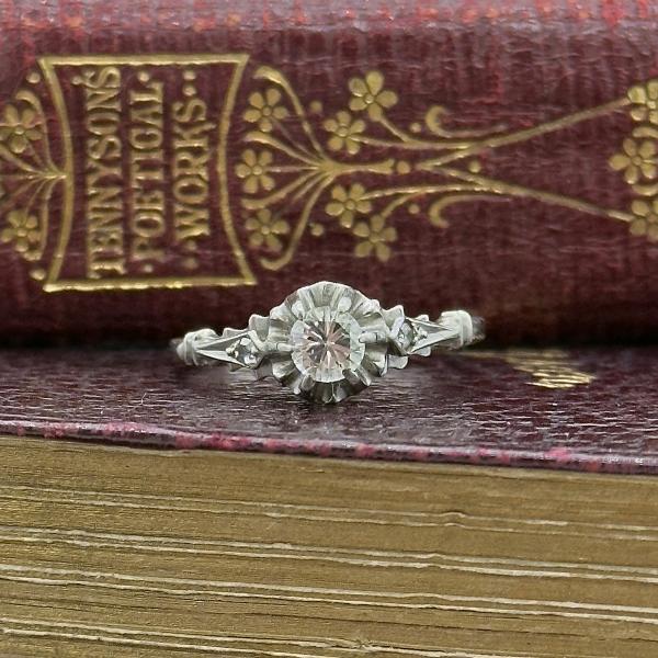 vintage-ring-statement-ring-white-gold-natural-diamond-0ea219