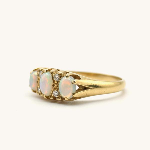 vintage-ring-statement-ring-yellow-gold-natural-diamond-465a87