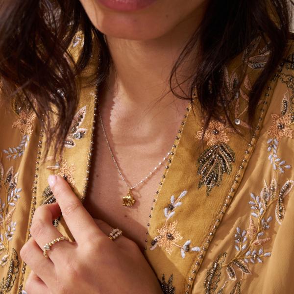 jewellery-necklace-pendant-necklace-mixed-metals-4c9a4a